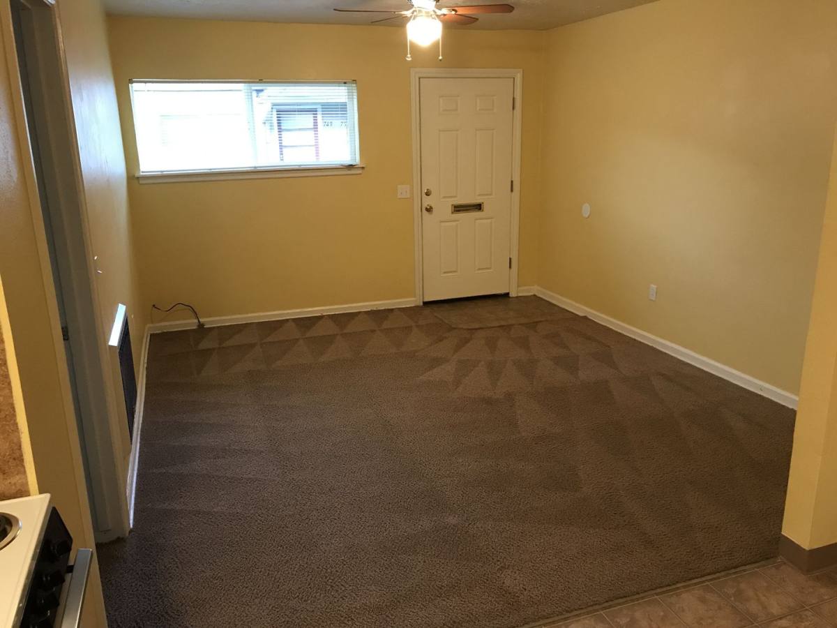 Apartment for rent at 731 Gerth Ave NW, Salem, OR 97304