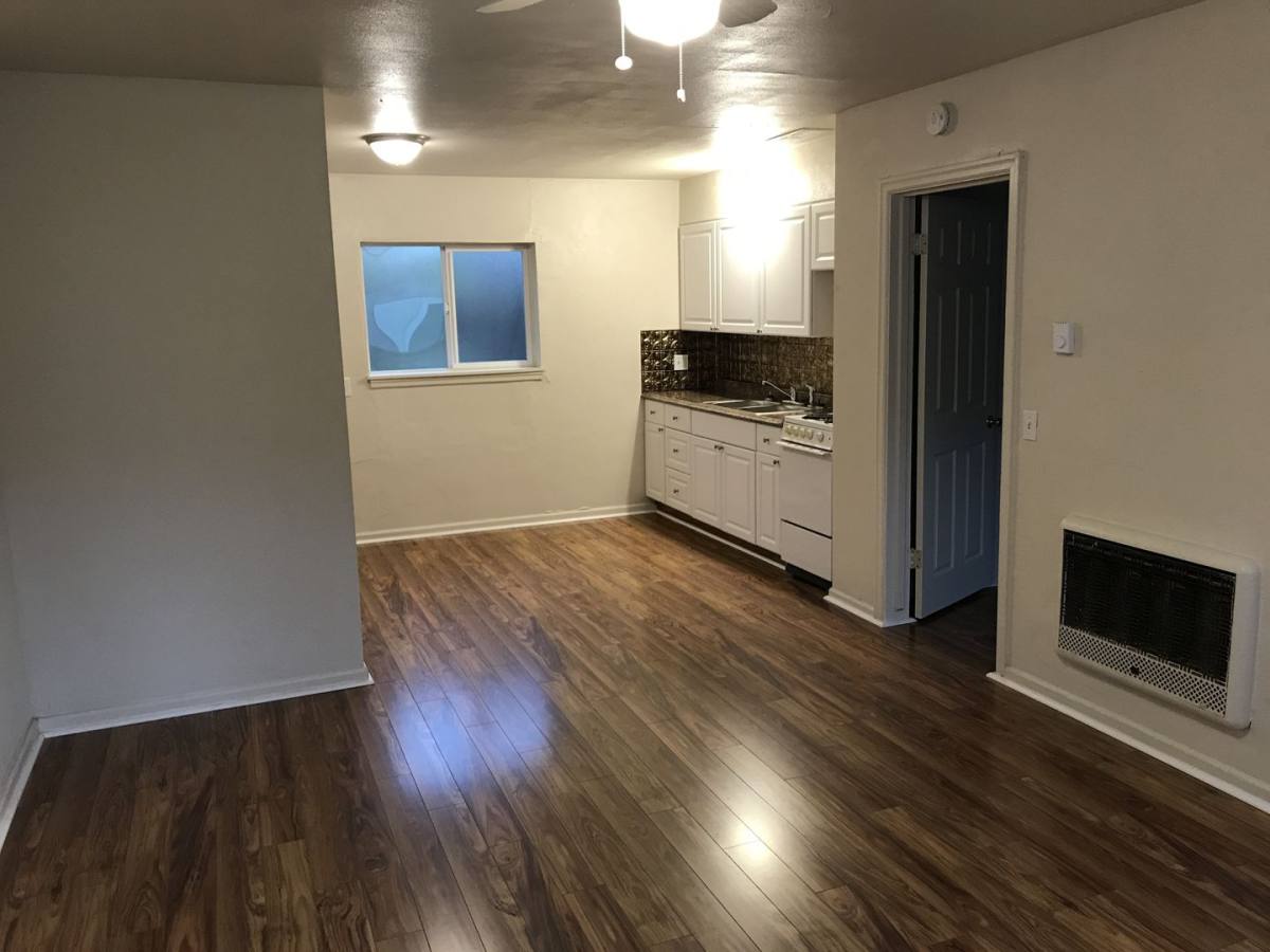Apartment for rent at 731 Gerth Ave NW, Salem, OR 97304