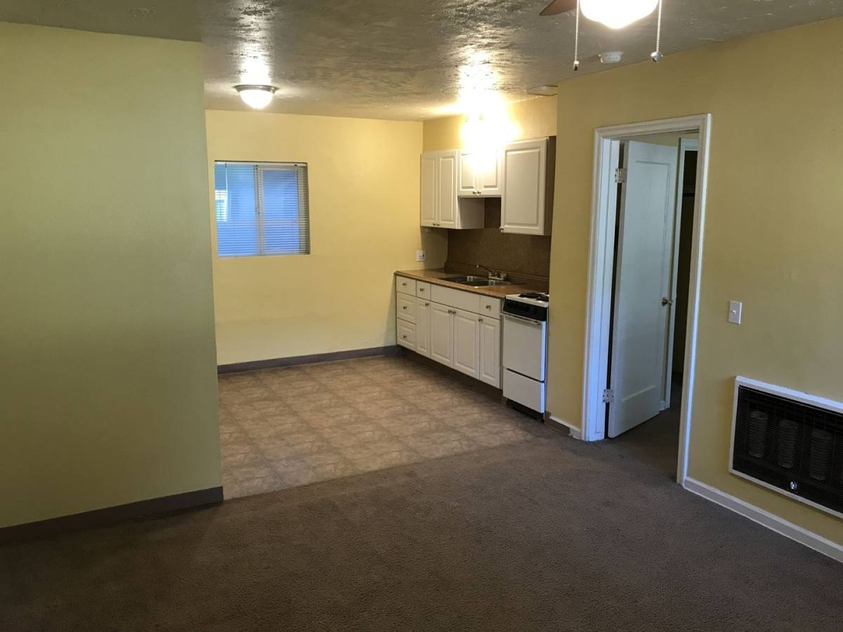 Apartment for rent at 731 Gerth Ave NW, Salem, OR 97304