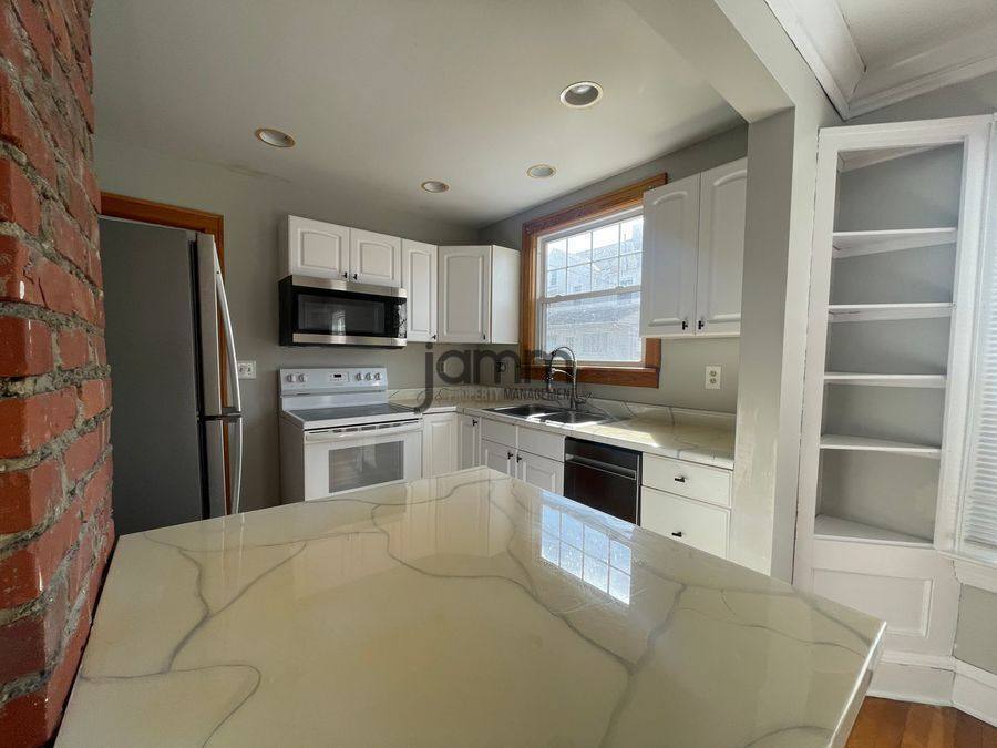 Apartment for rent at 1143 Cranford Ave, Lakewood, OH 44107