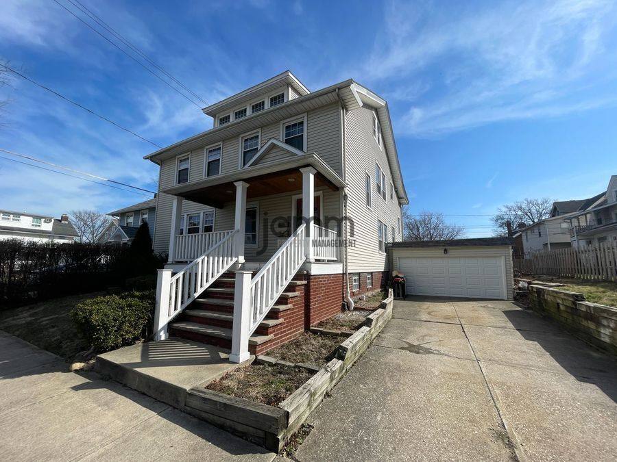 Apartment for rent at 1143 Cranford Ave, Lakewood, OH 44107