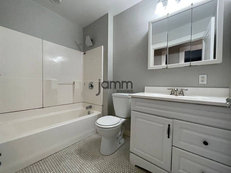 Apartment for rent at 1143 Cranford Ave, Lakewood, OH 44107