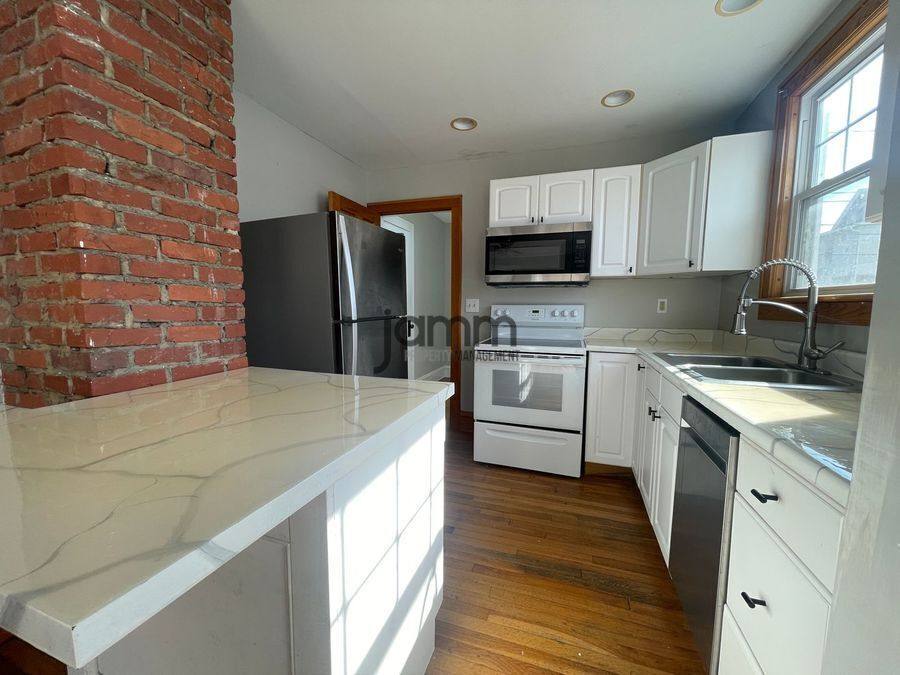 Apartment for rent at 1143 Cranford Ave, Lakewood, OH 44107