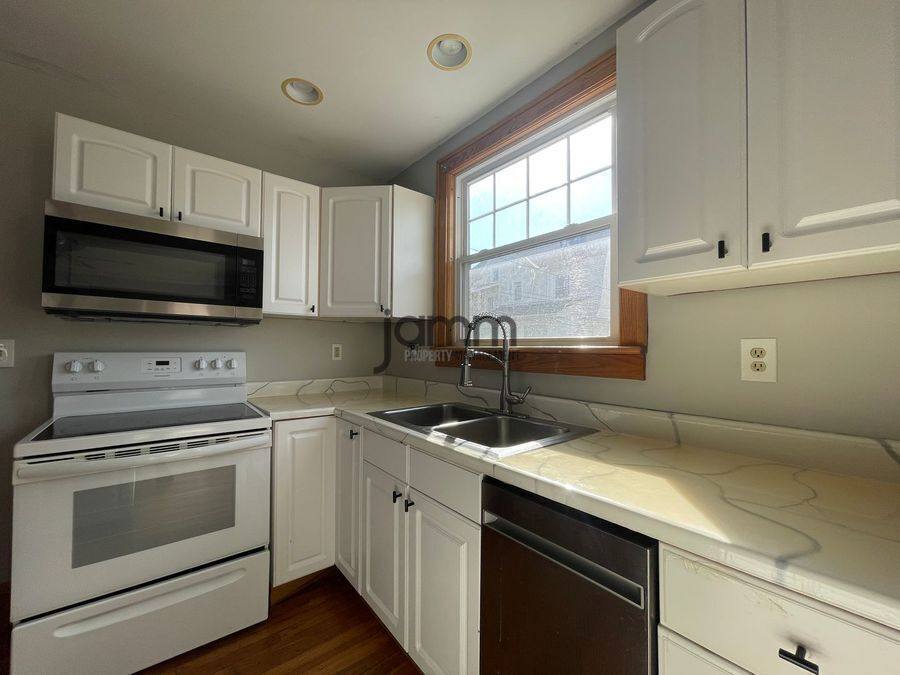 Apartment for rent at 1143 Cranford Ave, Lakewood, OH 44107