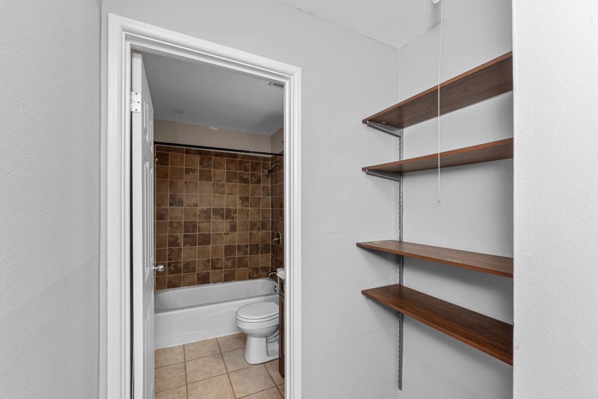 Apartment for rent at 3825 N Pine Grove Ave #201, Chicago, IL 60613
