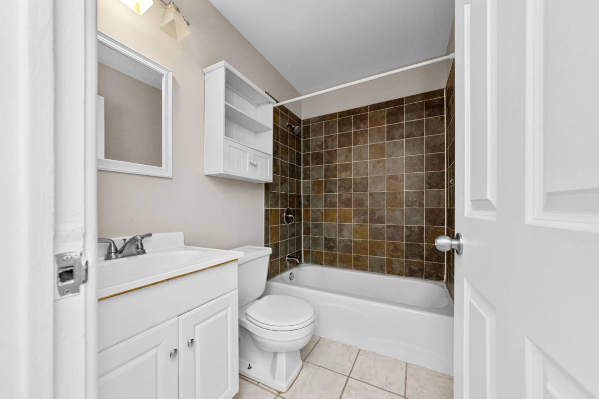 Apartment for rent at 3825 N Pine Grove Ave #201, Chicago, IL 60613