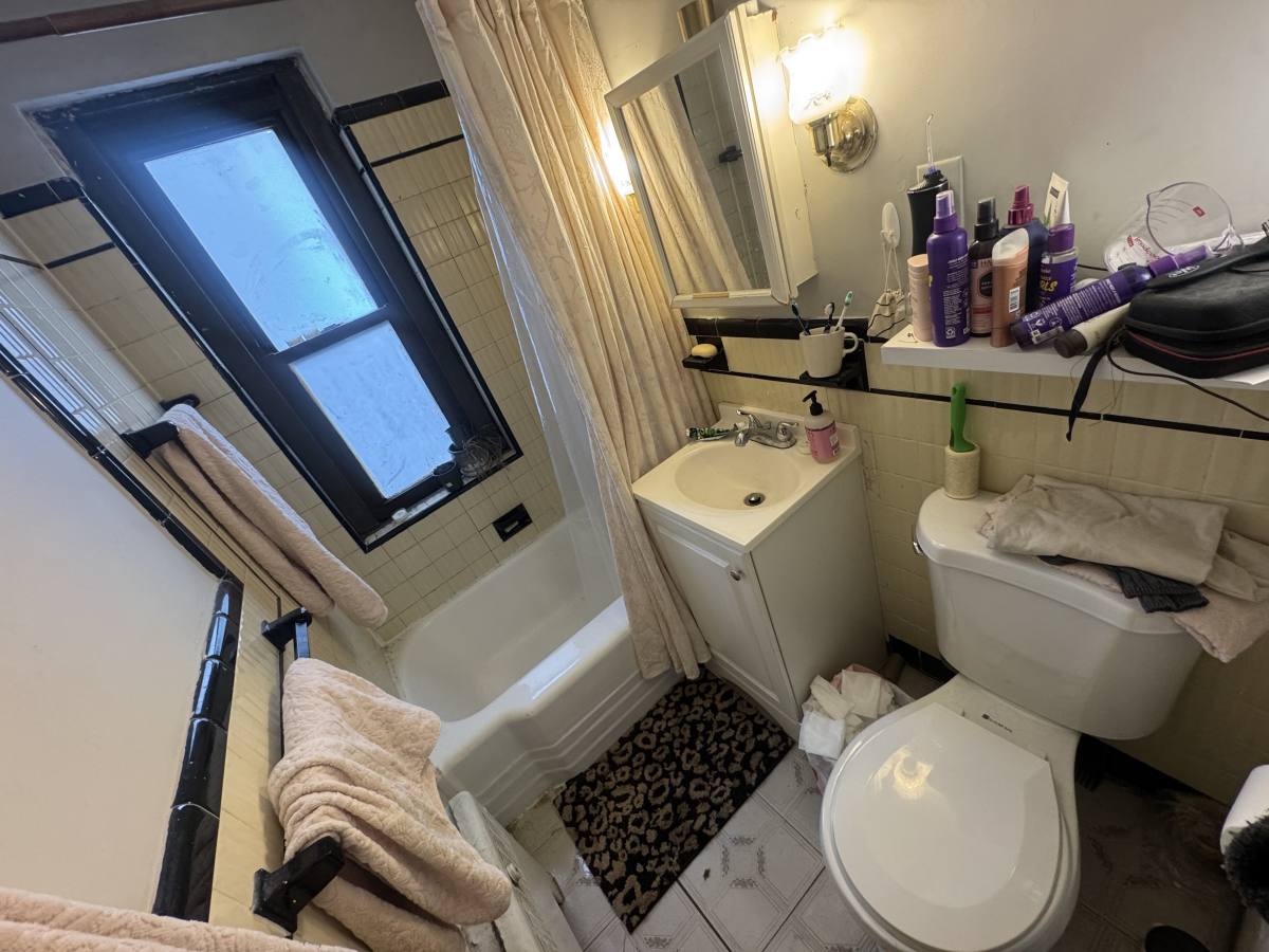 Apartment for rent at 384 Commonwealth Ave #22, Boston, MA 02115
