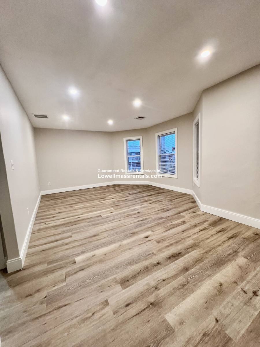 House for rent at 42-44 Gershom Ave #3, Lowell, MA 01854