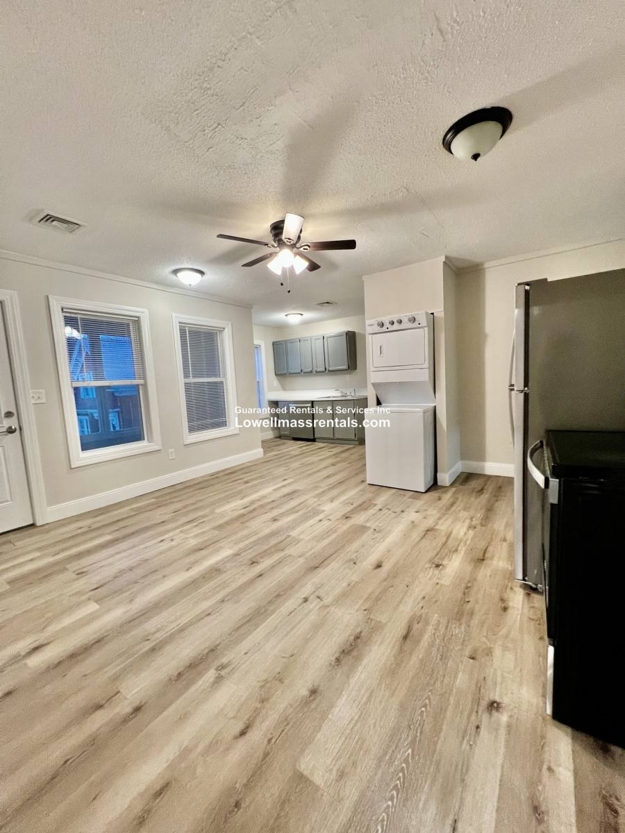 House for rent at 42-44 Gershom Ave #3, Lowell, MA 01854