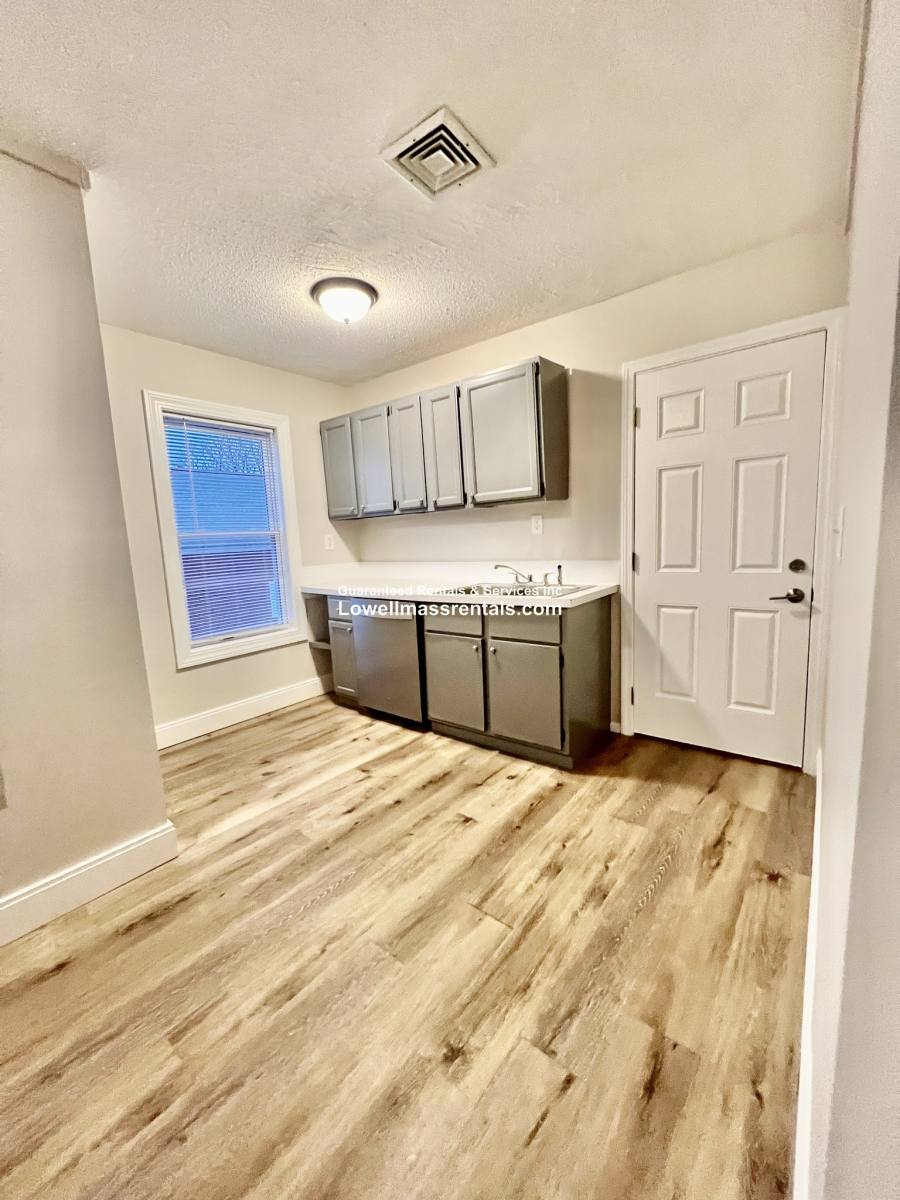 House for rent at 42-44 Gershom Ave #3, Lowell, MA 01854