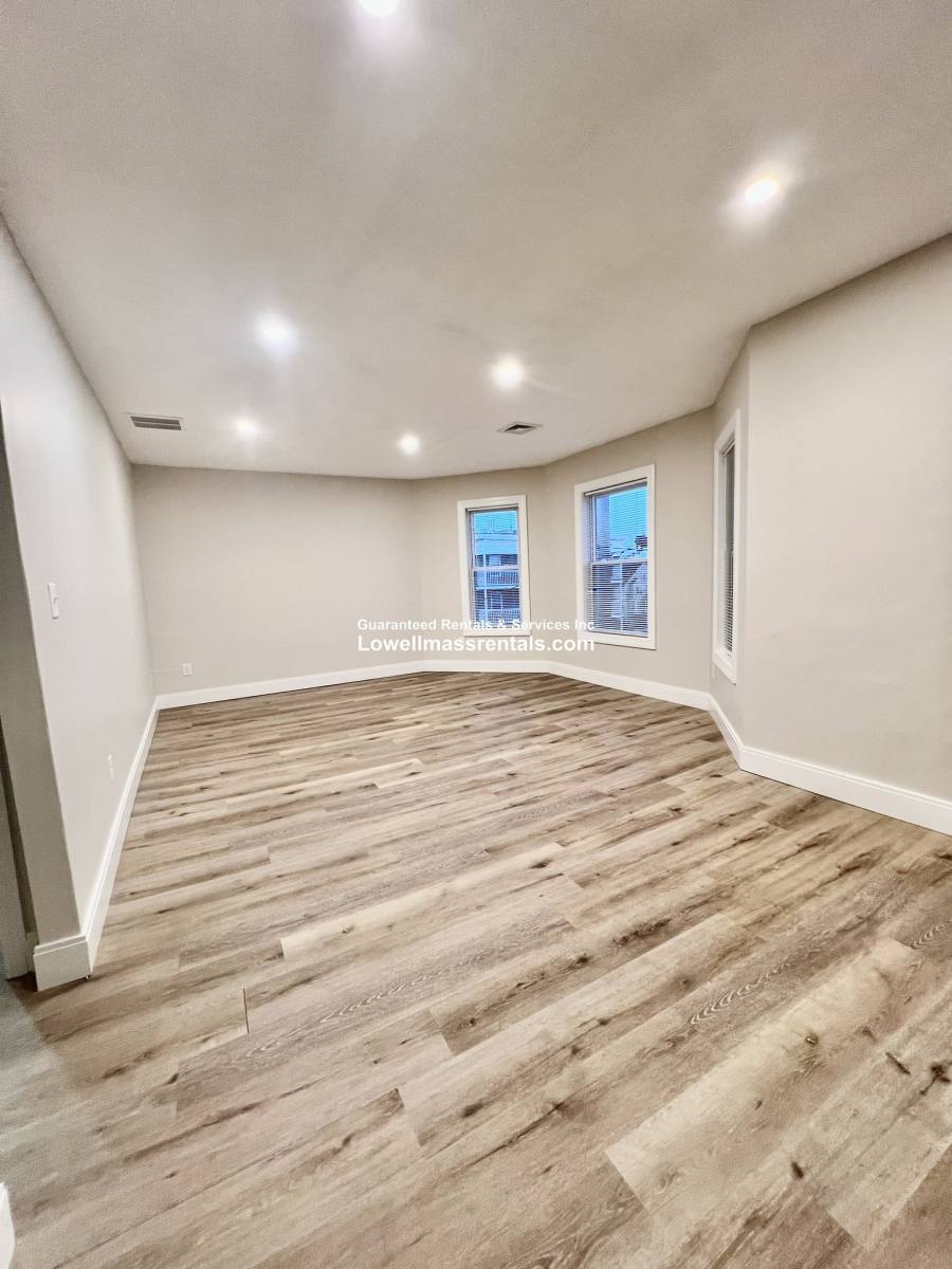House for rent at 42-44 Gershom Ave #3, Lowell, MA 01854