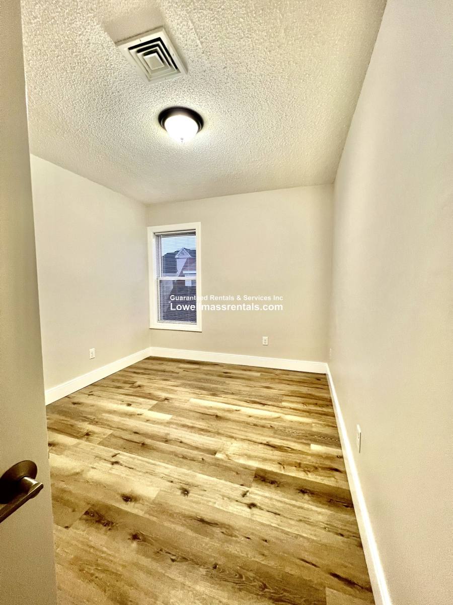 House for rent at 42-44 Gershom Ave #3, Lowell, MA 01854