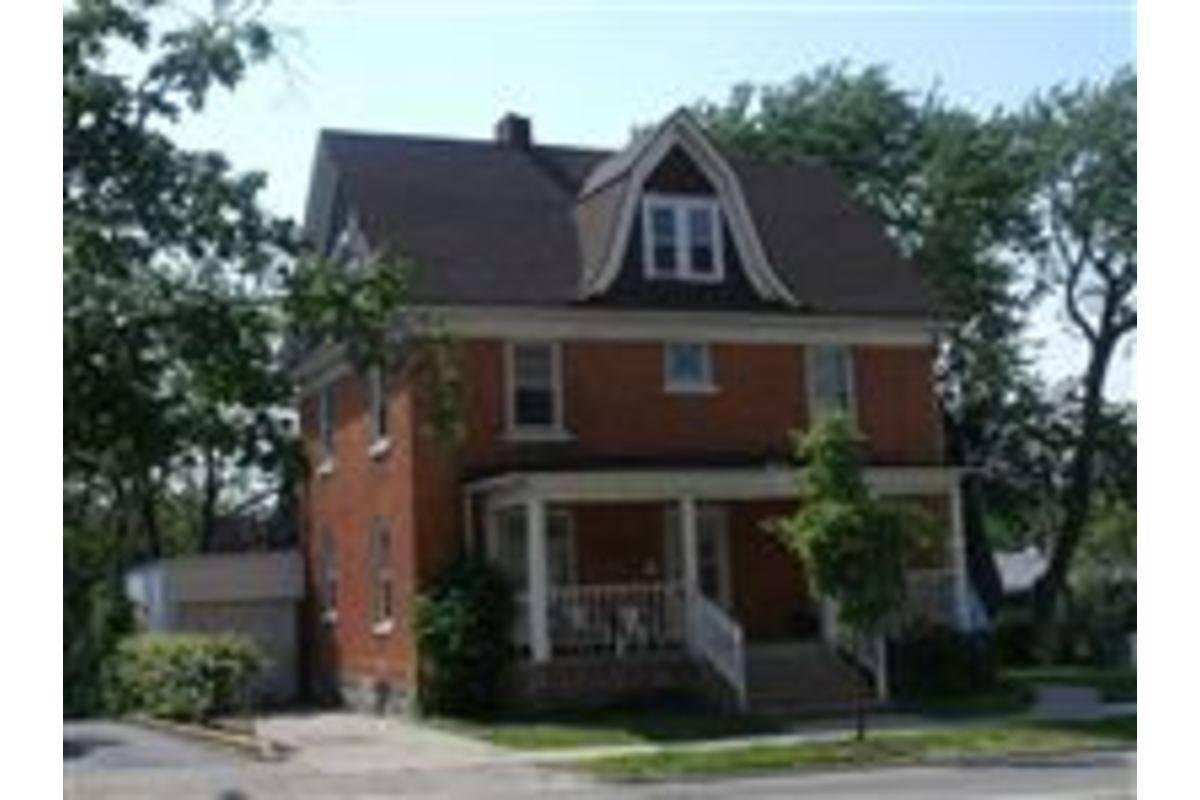 House for rent at 221 N Ashley, Ann Arbor, MI 48105