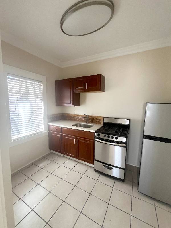 Apartment for rent at 744 Pine Ave #11, Long Beach, CA 90813