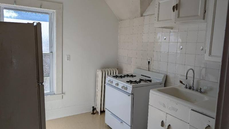 Apartment for rent at 1021 Ames #2, Saginaw, MI 48602