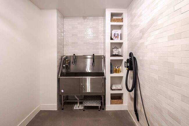Apartment for rent at 2001 E 4th St #1207, Fort Worth, TX 76102