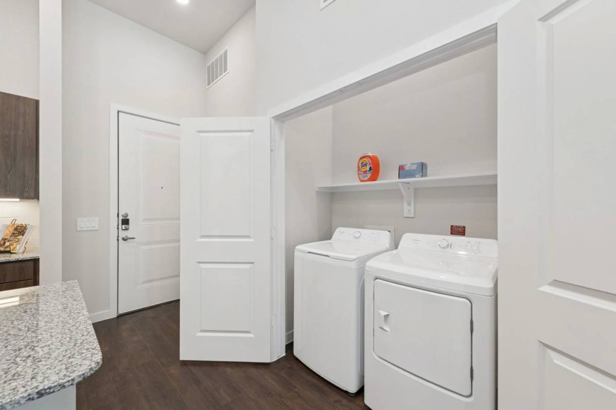 Apartment for rent at 2290 Forum Dr #2215, Grand Prairie, TX 75052