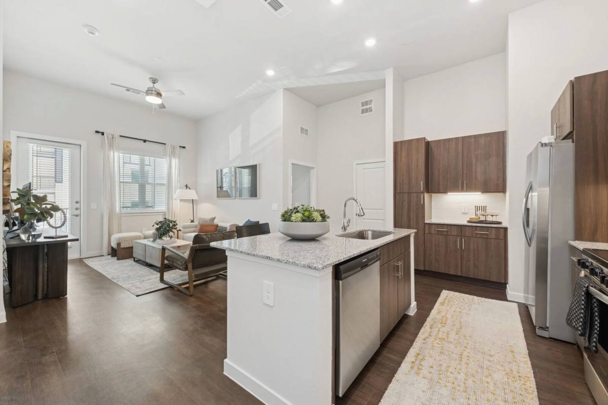 Apartment for rent at 2290 Forum Dr #2215, Grand Prairie, TX 75052