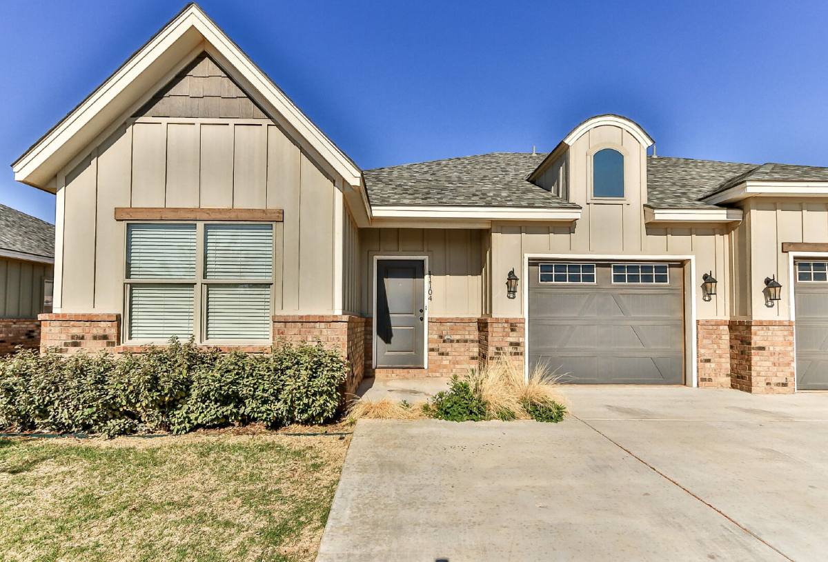 Townhouse for rent at 2518 111th St #B, Lubbock, TX 79423