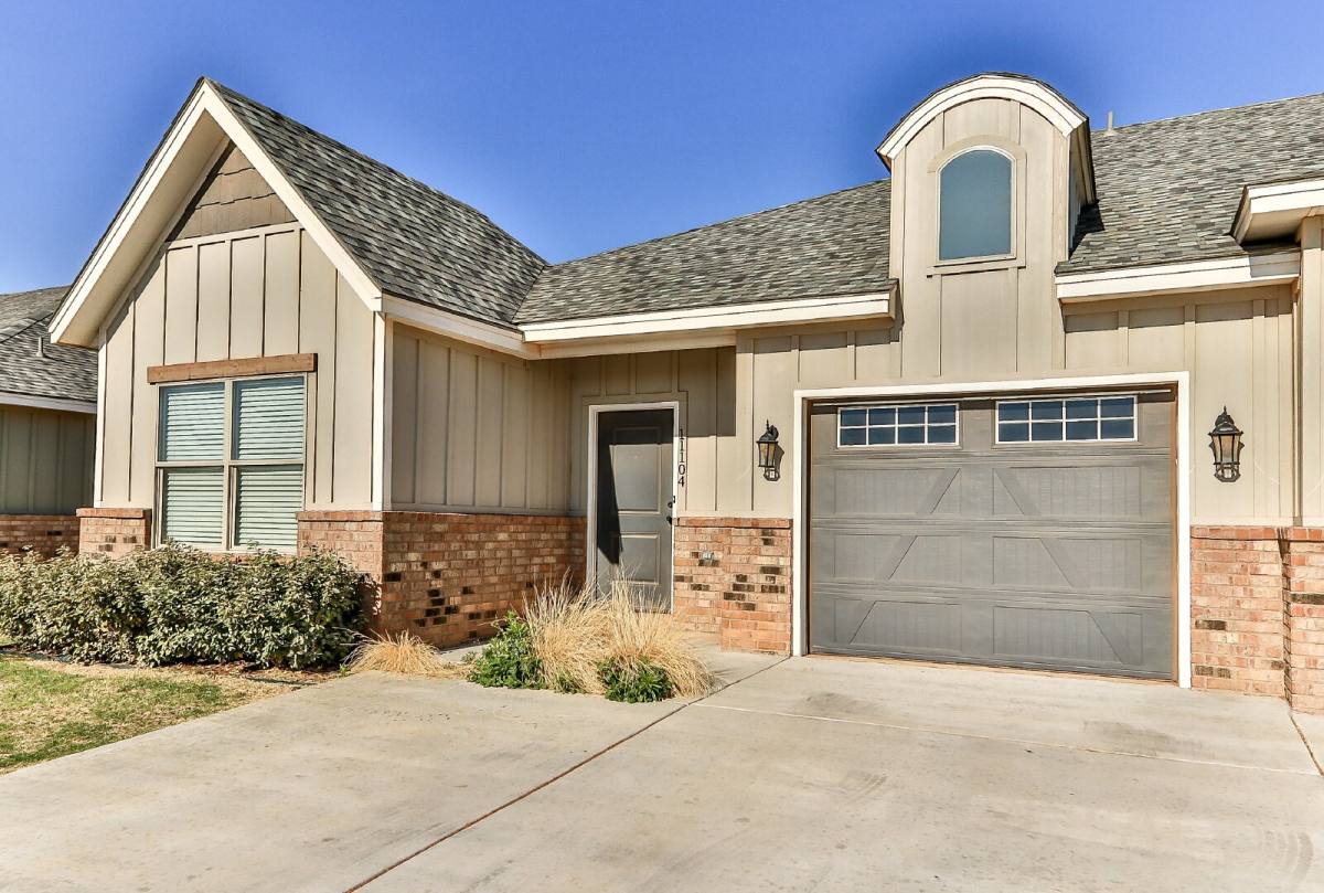 Townhouse for rent at 2518 111th St #B, Lubbock, TX 79423