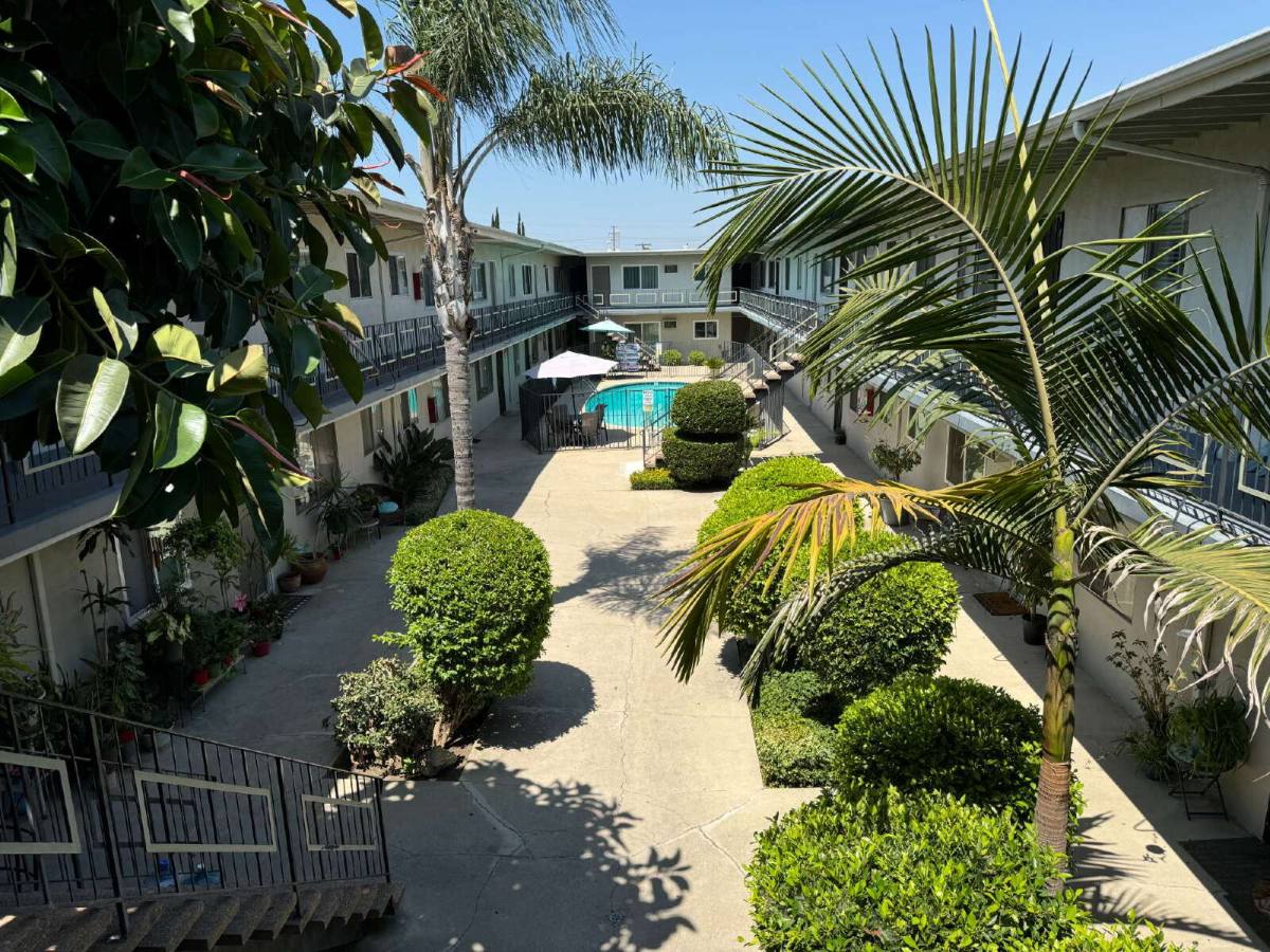 Apartment for rent at 7745 Laurel Canyon Blvd #1, North Hollywood, CA 91605