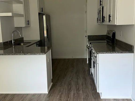 Townhouse for rent at 705 W Parker Rd #B, Greenville, SC 29611
