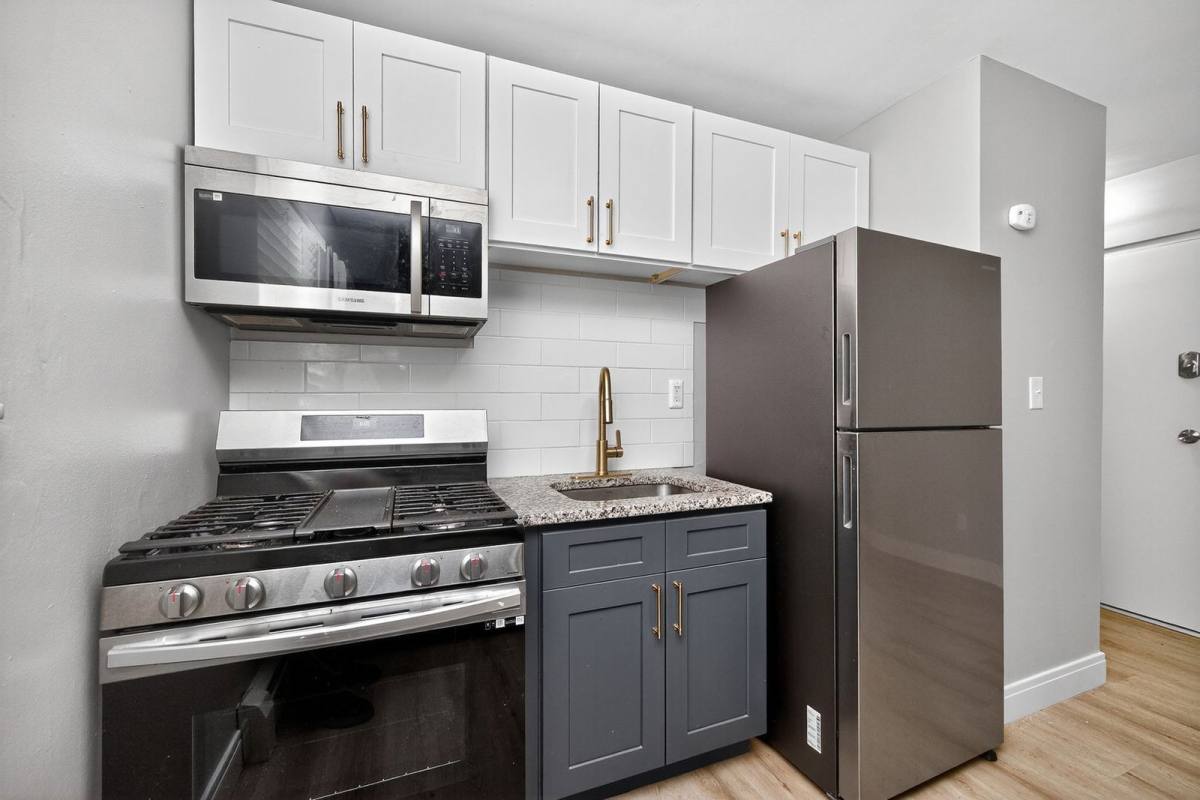 Apartment for rent at 6140 Ridge Ave #3, Cincinnati, OH 45213