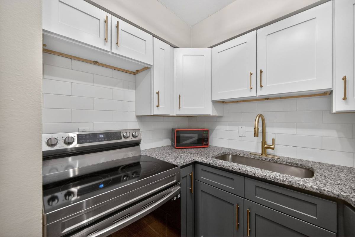 Apartment for rent at 6419 Montgomery Rd #B1, Cincinnati, OH 45213