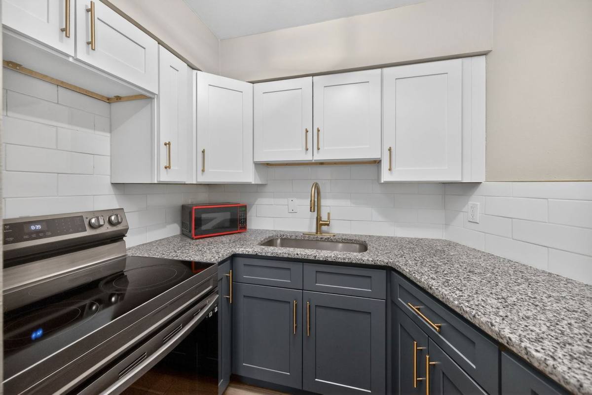 Apartment for rent at 6419 Montgomery Rd #B1, Cincinnati, OH 45213