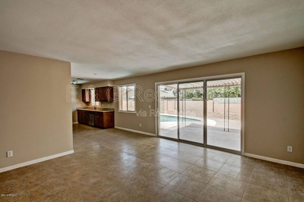 House for rent at 1030 E Manhatton Dr, Tempe, AZ 85282
