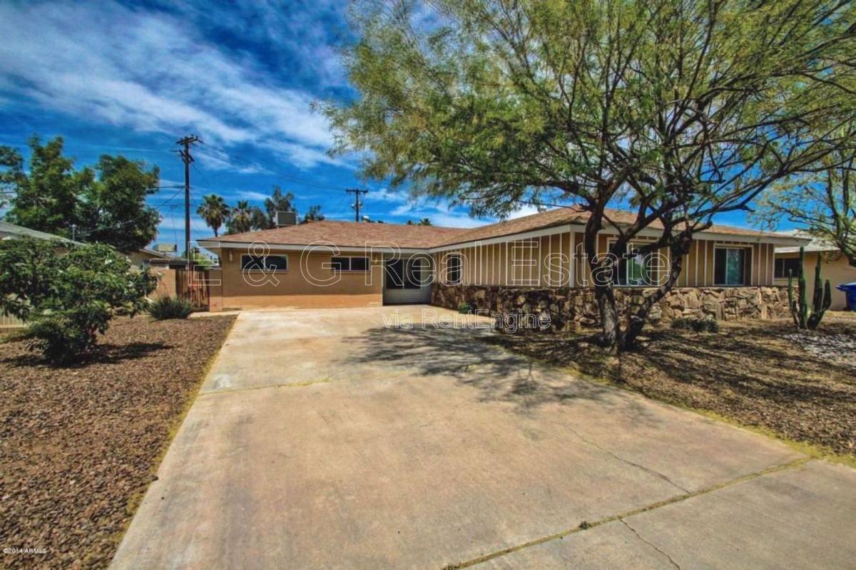 House for rent at 1030 E Manhatton Dr, Tempe, AZ 85282