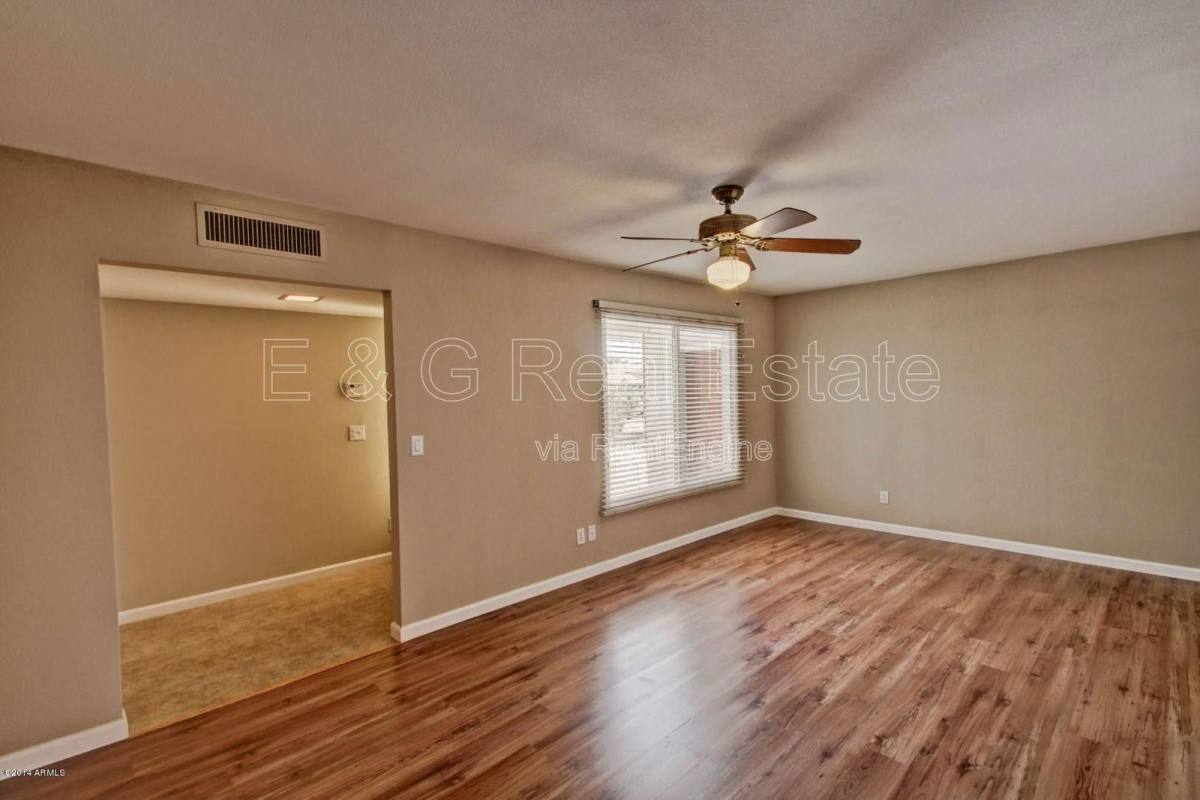House for rent at 1030 E Manhatton Dr, Tempe, AZ 85282
