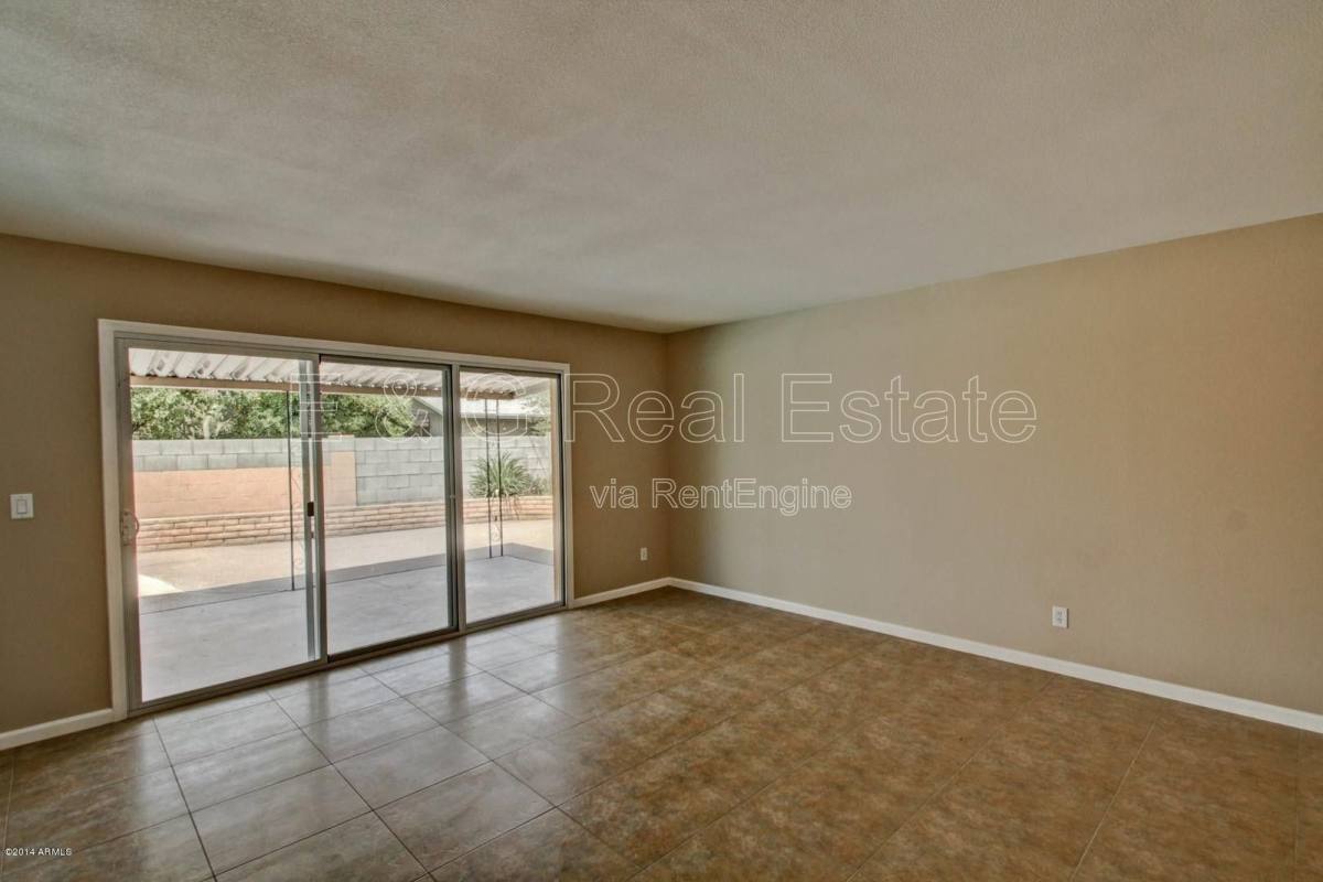 House for rent at 1030 E Manhatton Dr, Tempe, AZ 85282