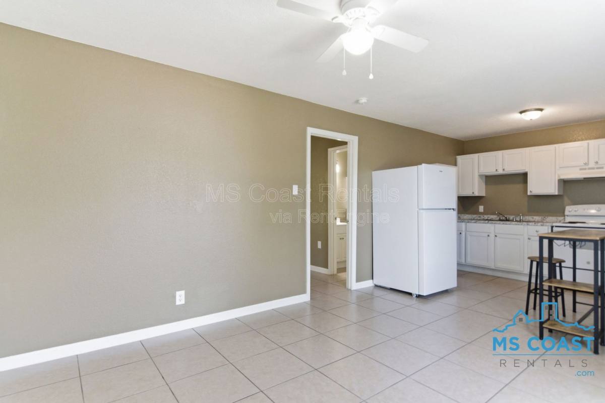 Apartment for rent at 6430 Jasmine St #A4, Moss Point, MS 39563