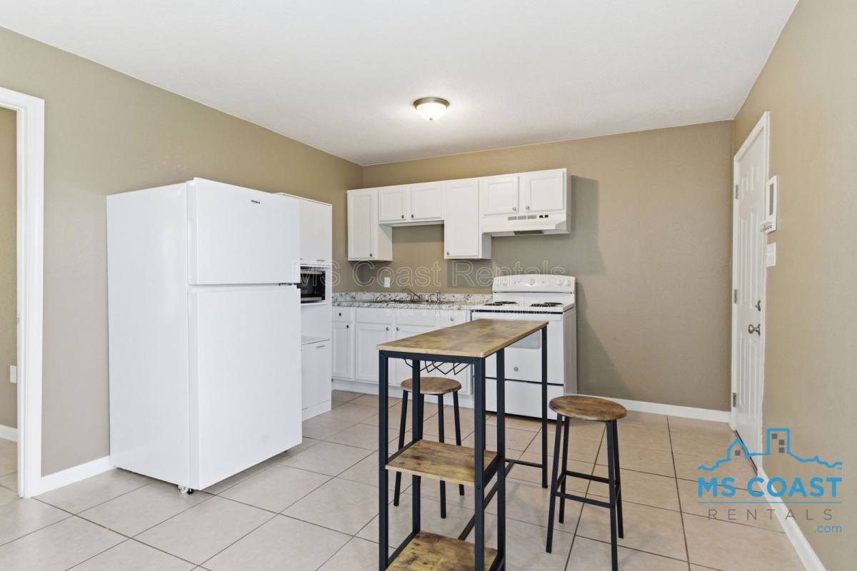 Apartment for rent at 6430 Jasmine St #A4, Moss Point, MS 39563