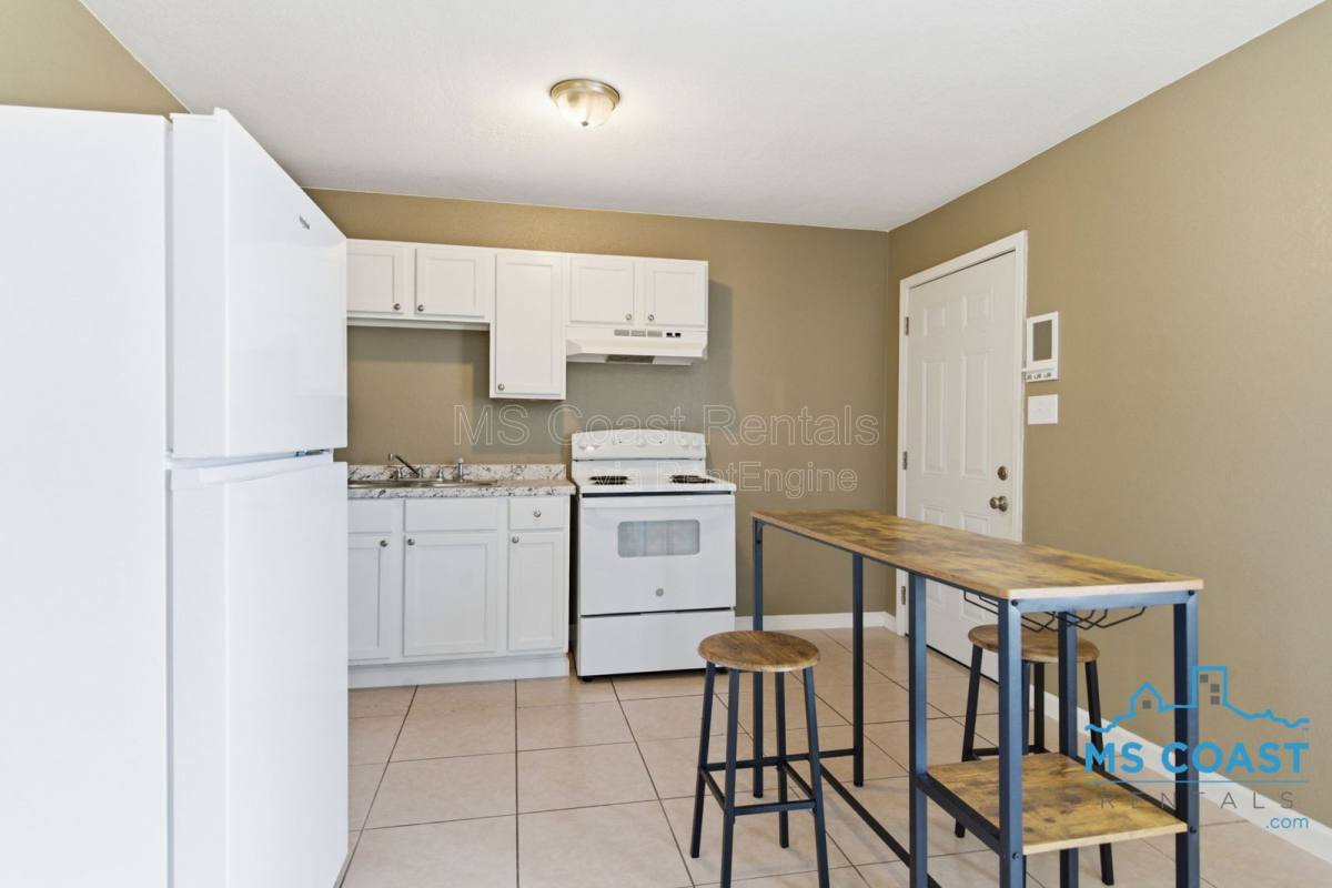 Apartment for rent at 6430 Jasmine St #A4, Moss Point, MS 39563
