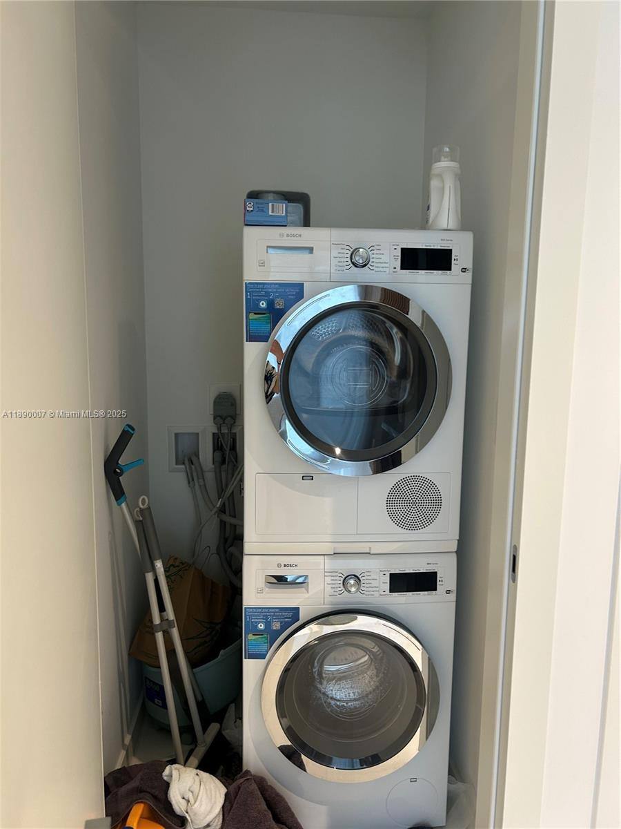 Condo for rent at 300 Biscayne Blvd Way #906, Miami, FL 33131