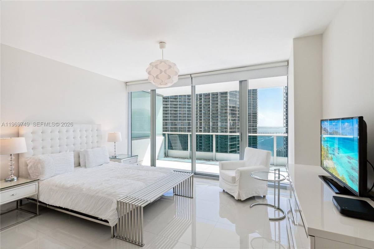 Condo for rent at 200 Biscayne Blvd Way, Miami, FL 33131