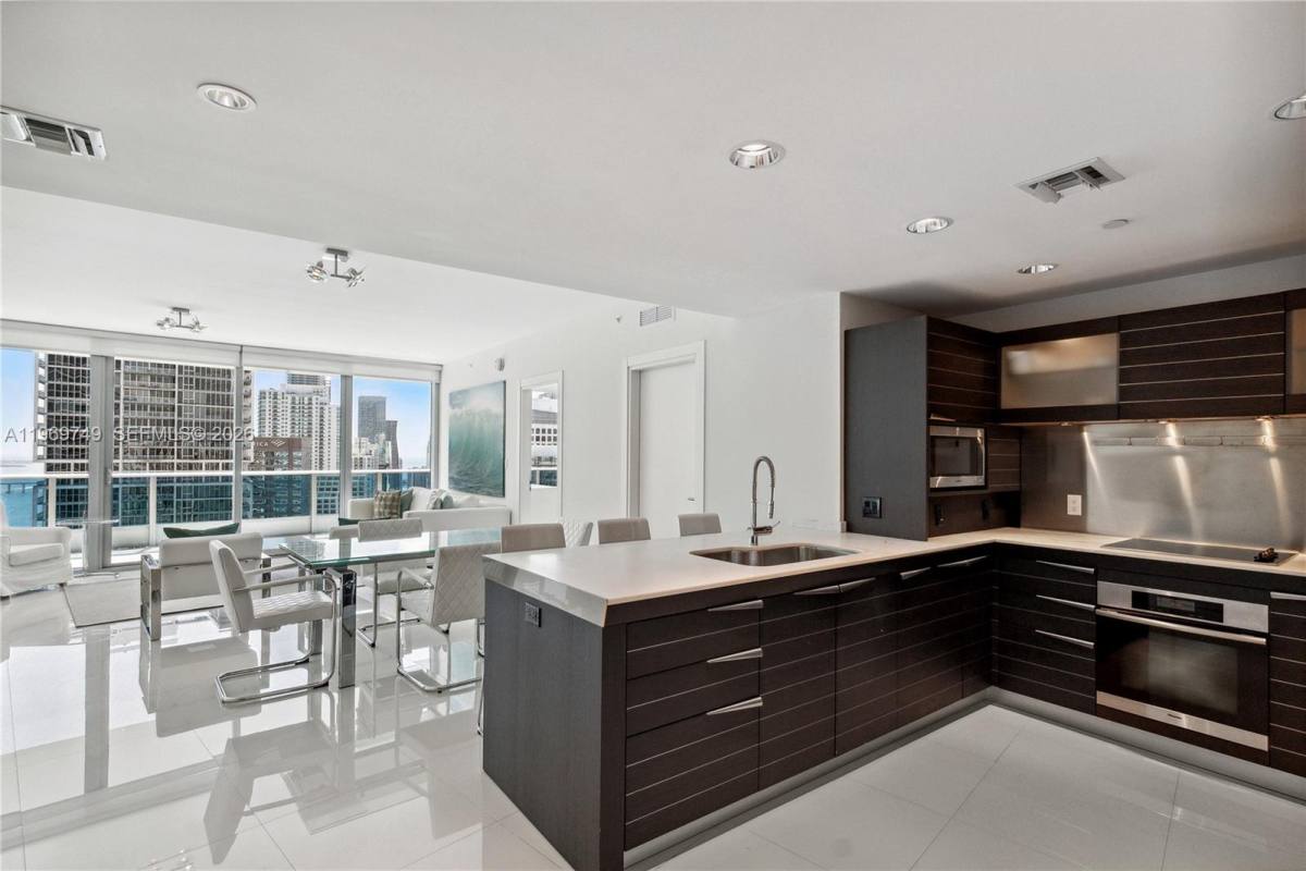 Condo for rent at 200 Biscayne Blvd Way, Miami, FL 33131