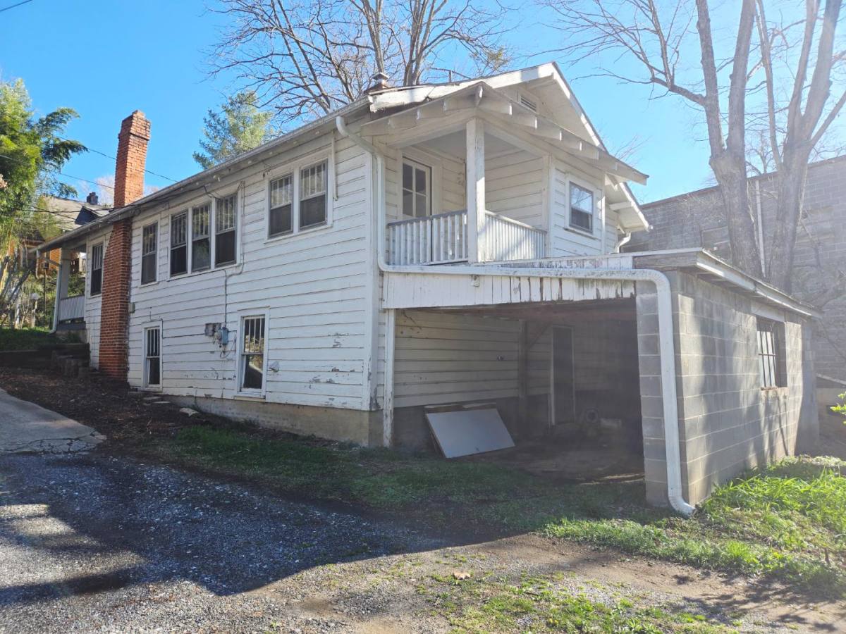 House for rent at 8 Chatham Rd #CHATH8, Asheville, NC 28804
