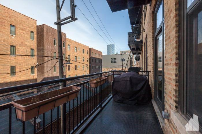 Apartment for rent at 1040 W Adams St #216, Chicago, IL 60607