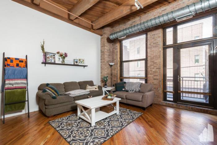Apartment for rent at 1040 W Adams St #216, Chicago, IL 60607