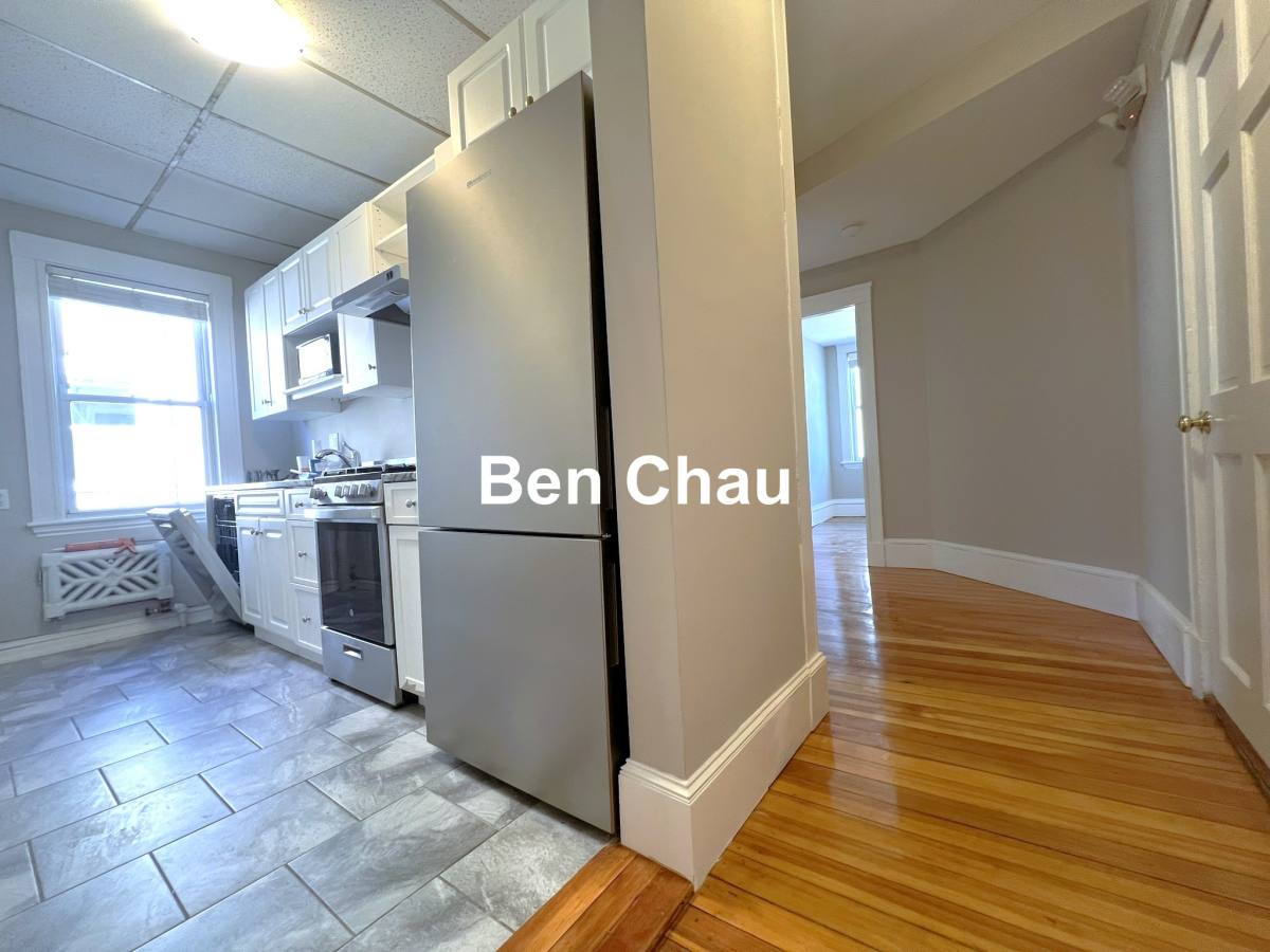 Apartment for rent at 1675 Massachusetts Ave #4B, Cambridge, MA 02138