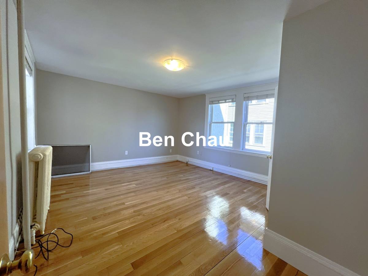 Apartment for rent at 1675 Massachusetts Ave #4B, Cambridge, MA 02138