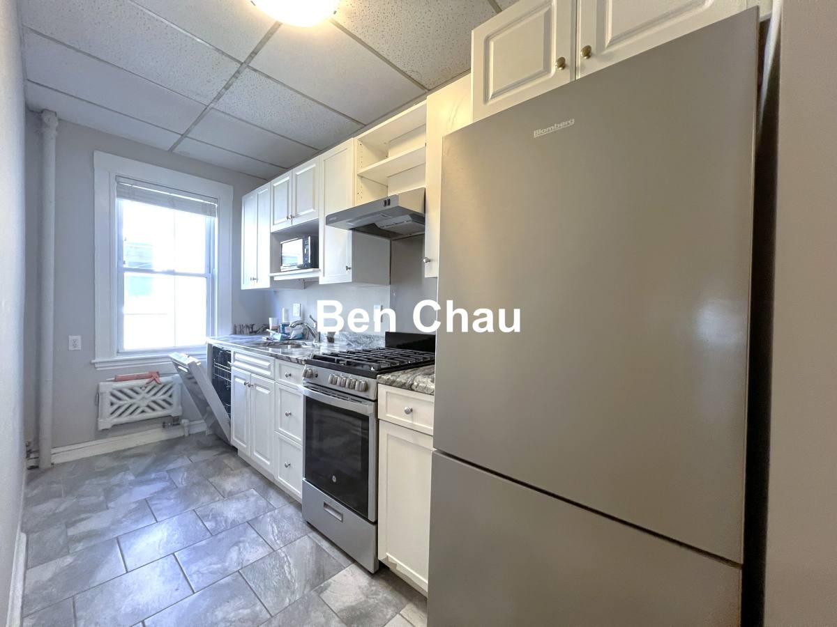 Apartment for rent at 1675 Massachusetts Ave #4B, Cambridge, MA 02138