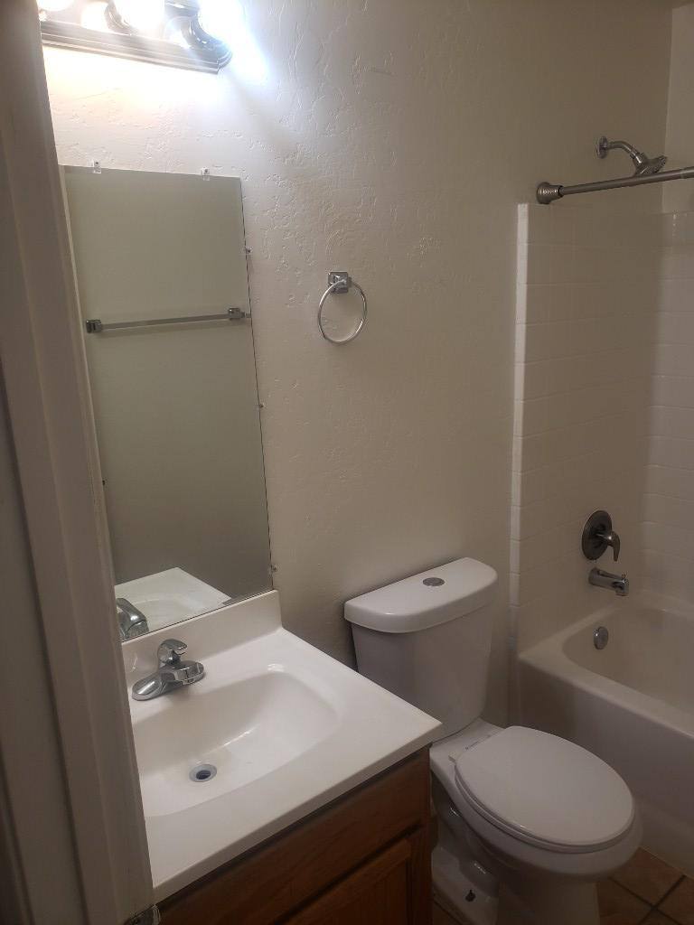 Townhouse for rent at 403 N Sunshine Blvd #C, Eloy, AZ 85131