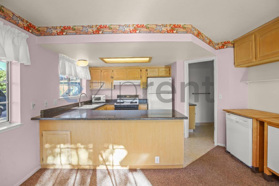 House for rent at 44606 Silver Spur Trail, Ahwahnee, CA 93601