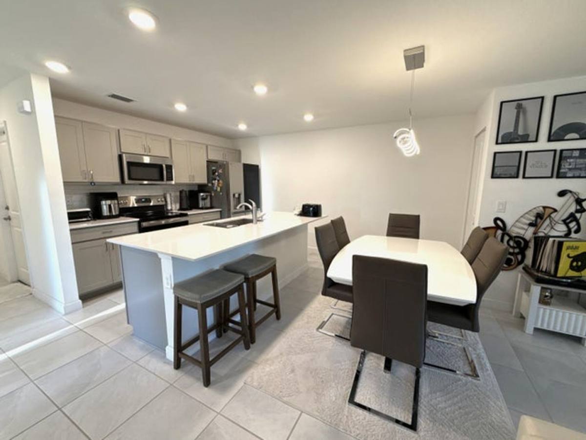 House for rent at 1880 Grantham Court, Wellington, FL 33414