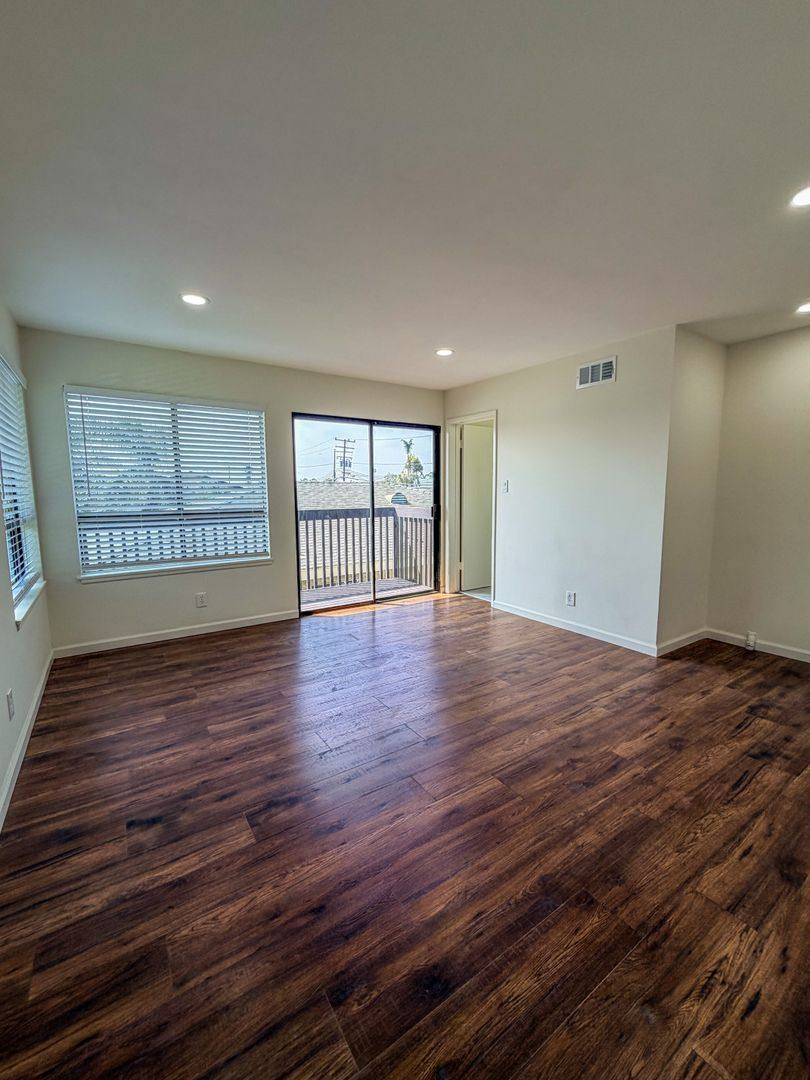 Apartment for rent at 801-803 N M St, Oxnard, CA 93030