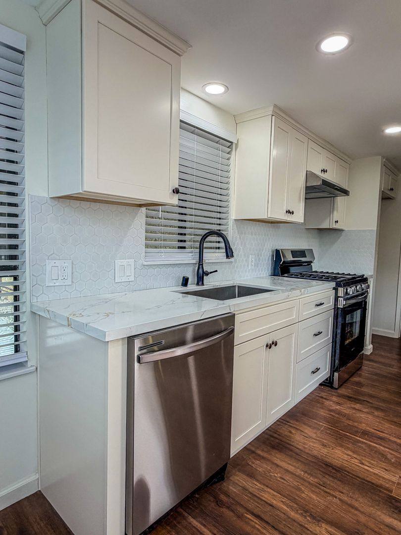 Apartment for rent at 801-803 N M St, Oxnard, CA 93030
